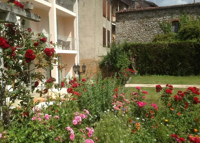 De La Poste Otel Oust