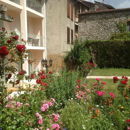 De La Poste Hotell Oust